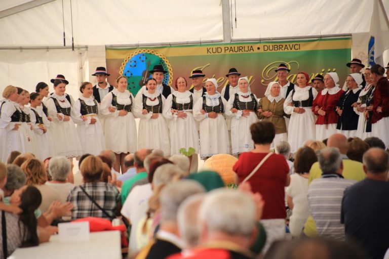 U DUBRAVCIMA ODRŽANA DESETA JUBILARNA MANIFESTACIJA “JESEN U PAURIJI”